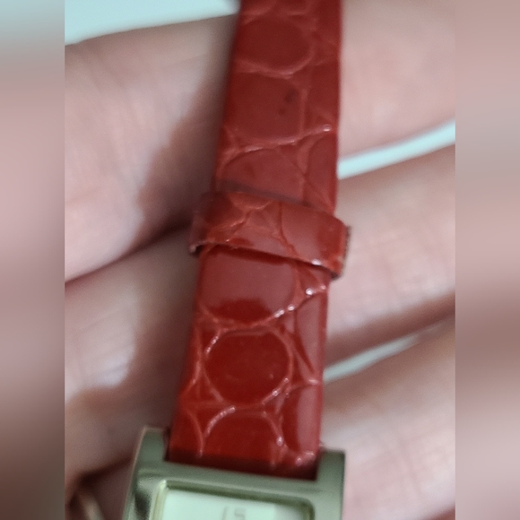 Red Guess leather crocodile watch genuine leather euc - Picture 7 of 14